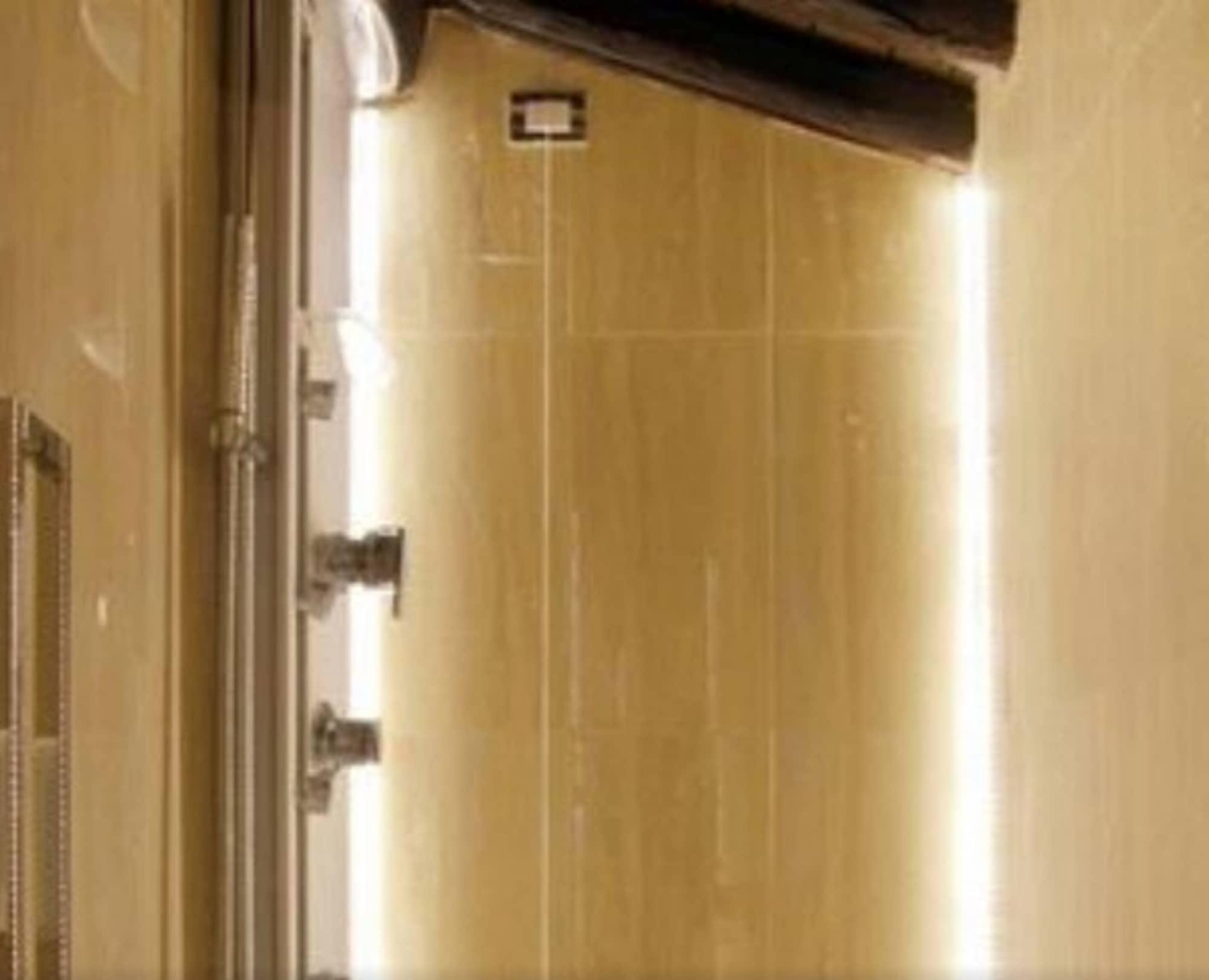 Hotel Albergo Santa Chiara Рим Екстериор снимка