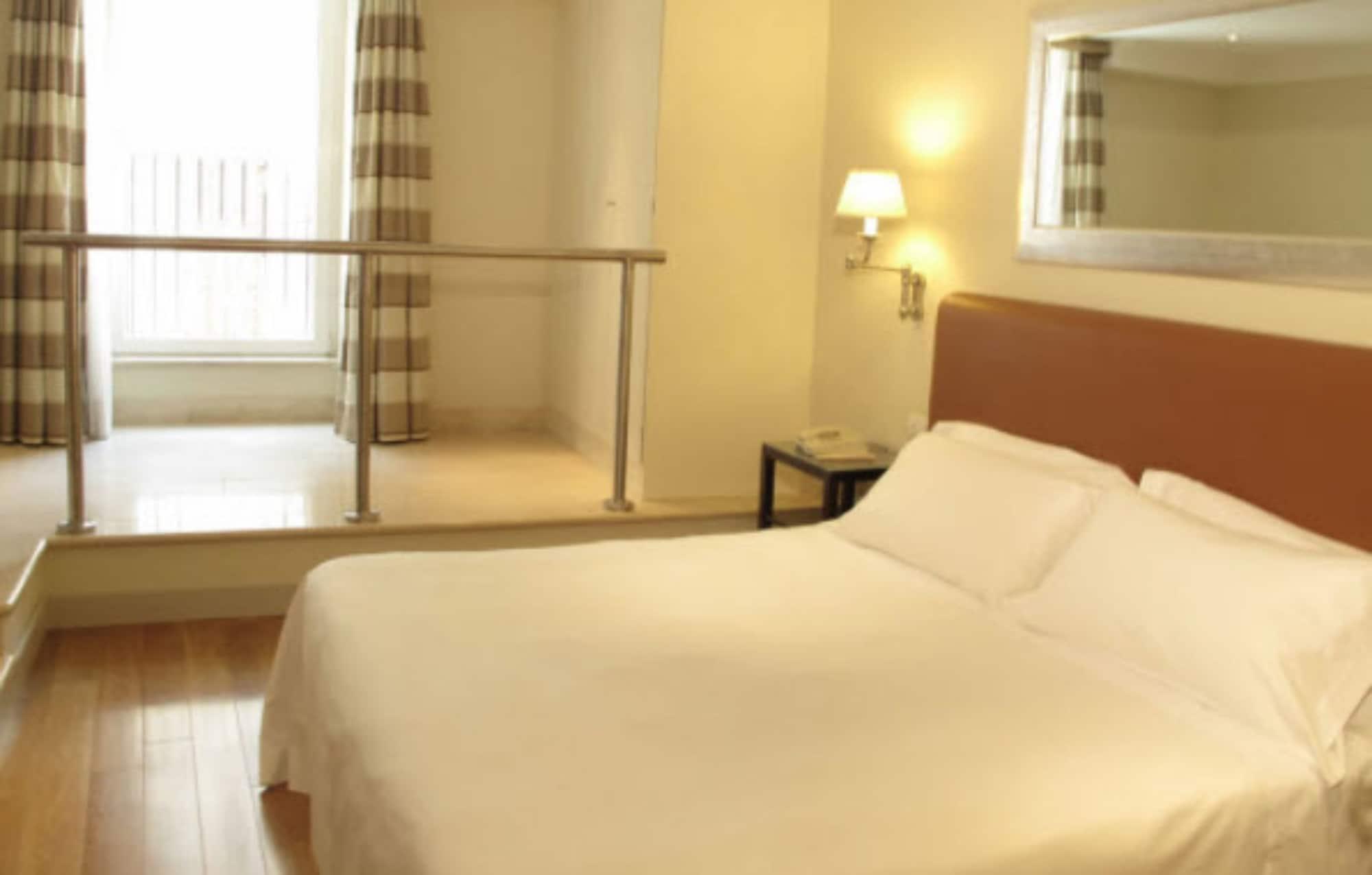 Hotel Albergo Santa Chiara Рим Екстериор снимка
