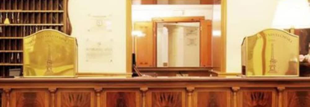 Hotel Albergo Santa Chiara Рим Екстериор снимка