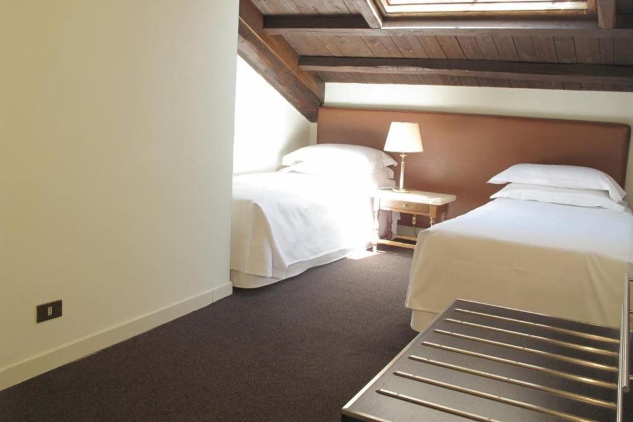Hotel Albergo Santa Chiara Рим Екстериор снимка
