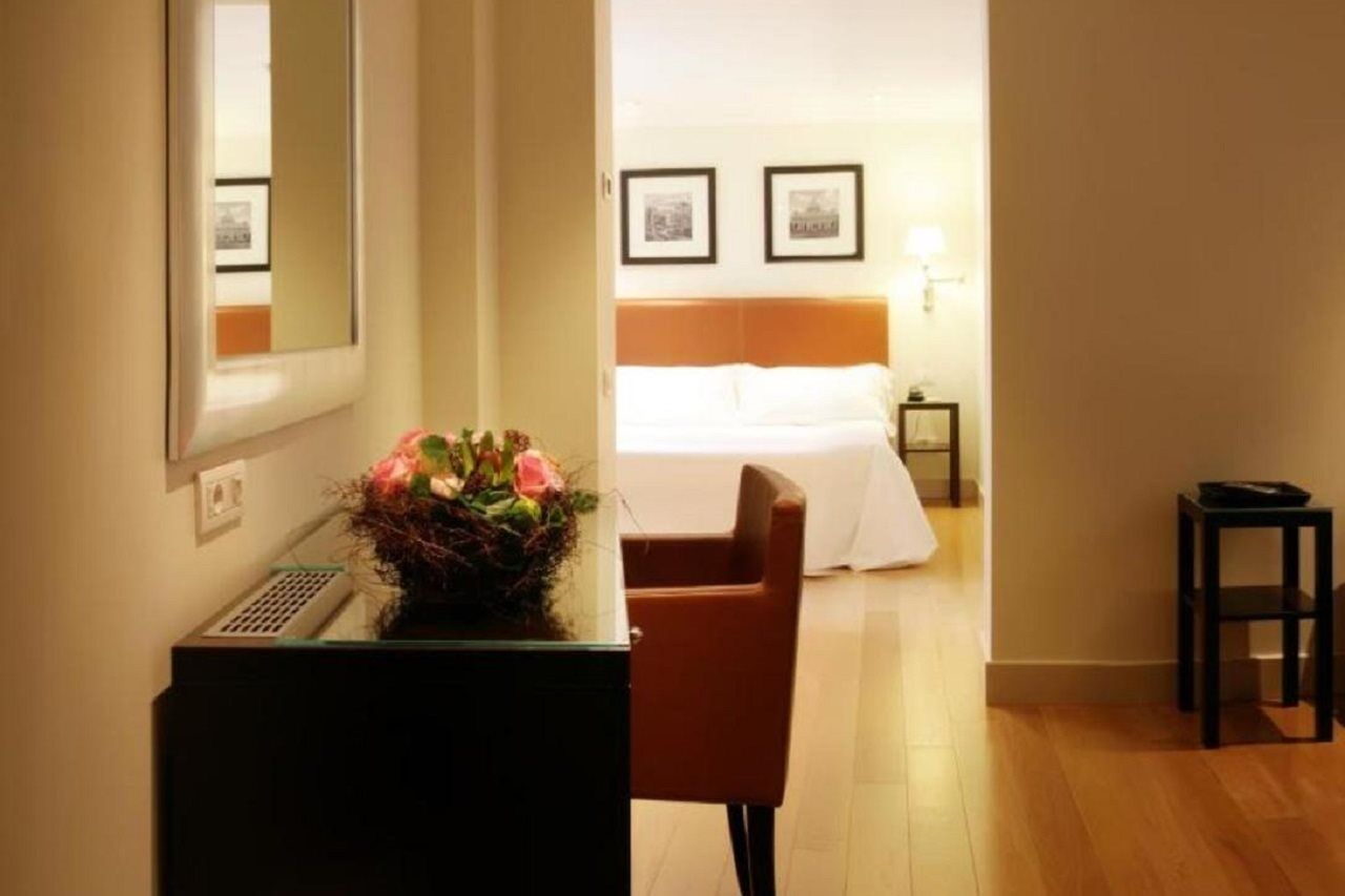 Hotel Albergo Santa Chiara Рим Екстериор снимка